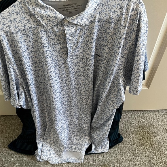 Vineyard Vines - Picture 2 of 7